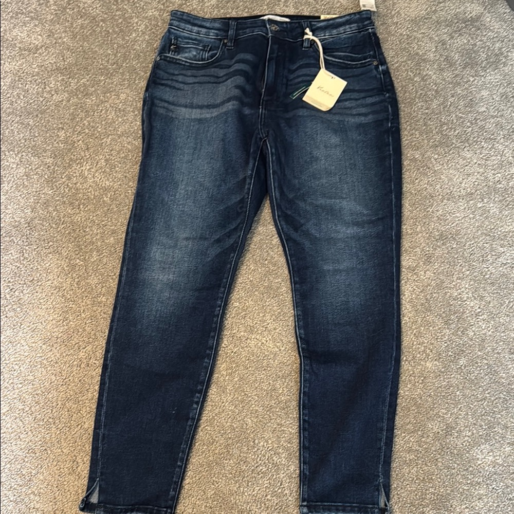 KanCan curvy high rise ankle jeans. Small ankle slit. 30x28 NWT!